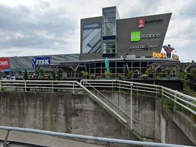 Bedrijfspand te huur in Zaandam, Noord Holland