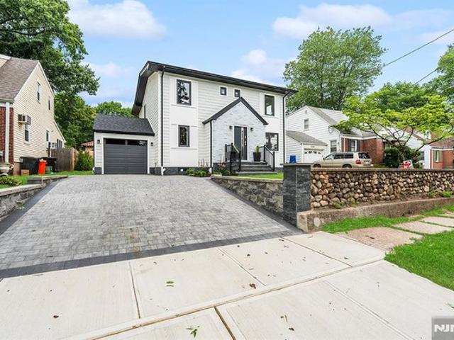 House for sale in Dumont, New Jersey