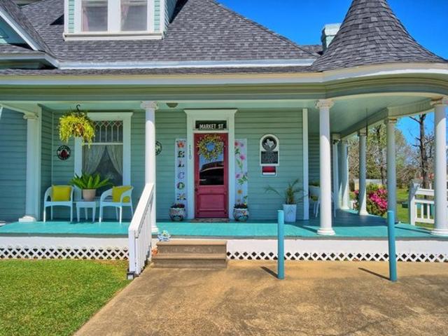 House for sale in Sabine, Texas