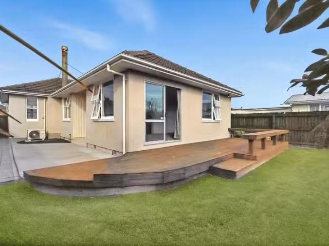 House for rent in Chaslands, Canterbury