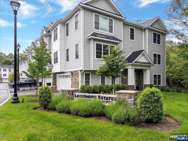 Townhouse for sale in Haworth