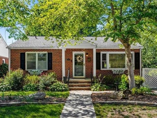 House for sale in Sunset Hills, Greensboro