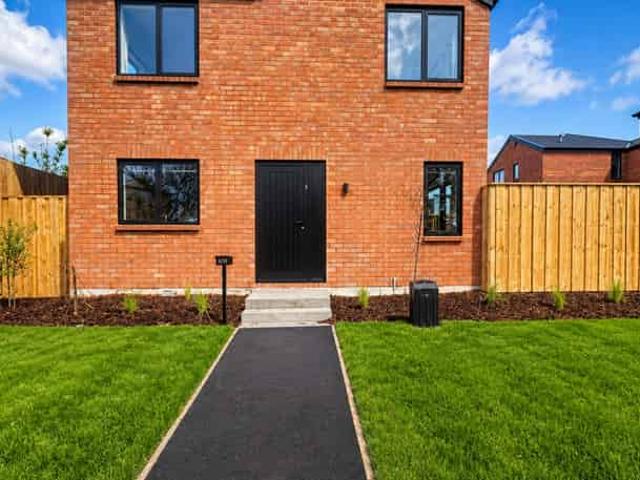 House for rent in Chaslands, Canterbury