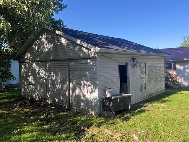 House for sale in Arlington, Kentucky