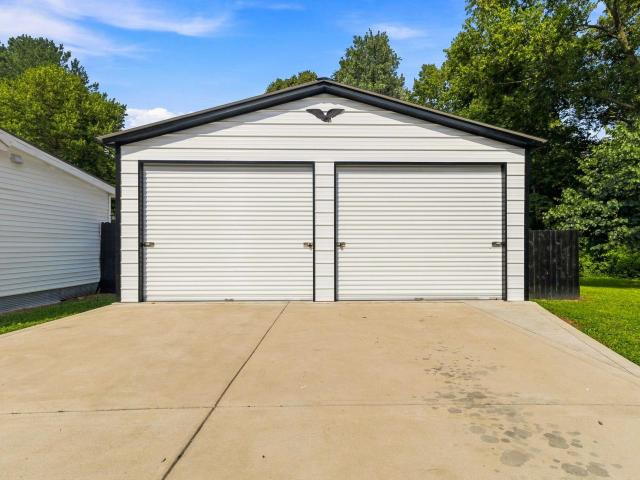 House for sale in Hustonville, Kentucky