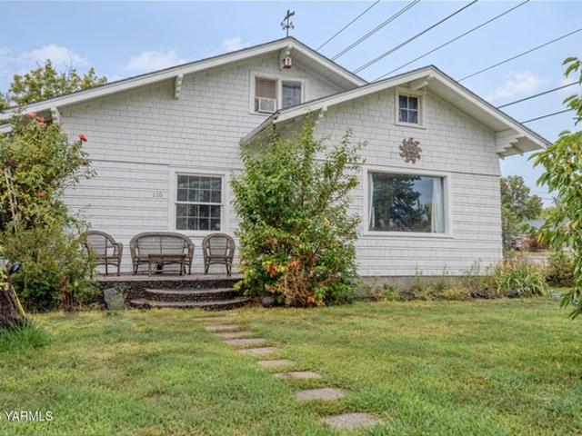 House for sale in Selah, Washington