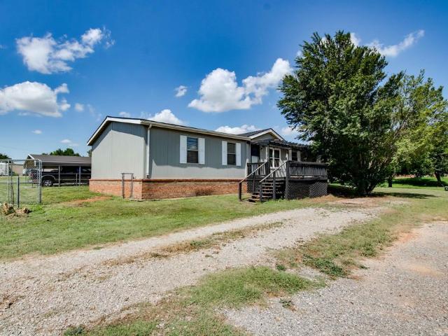 House for sale in Cashion, Oklahoma