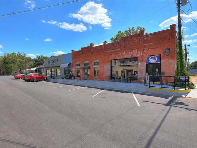 House for sale in Smithville, Texas