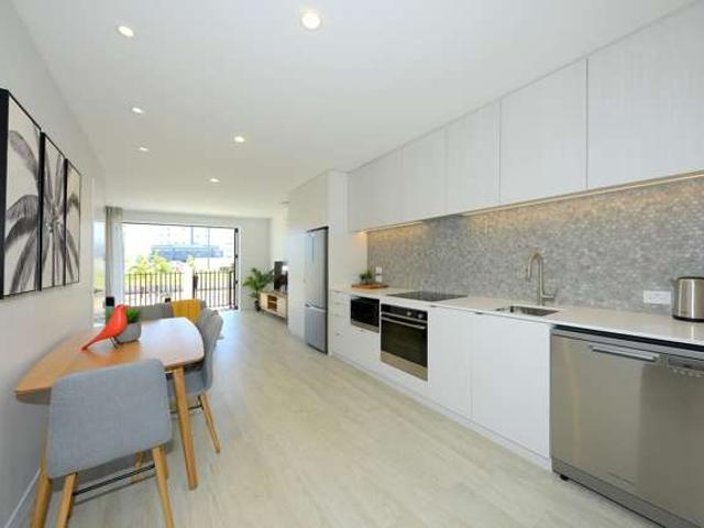 Townhouse for rent in Heathcote, Canterbury