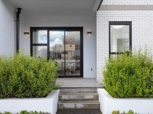 Apartment for rent in Limeburners Bay, Upper Harbour