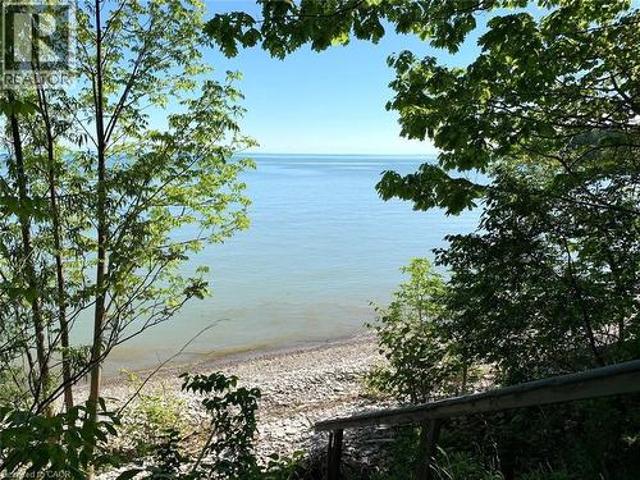 House for sale in Ontario