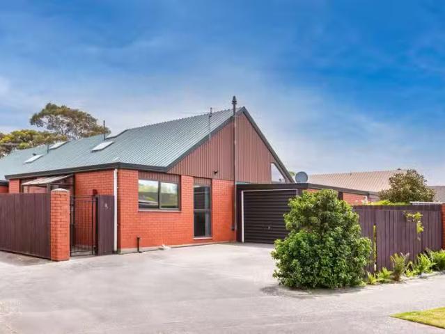 House for sale in Chaslands, Canterbury