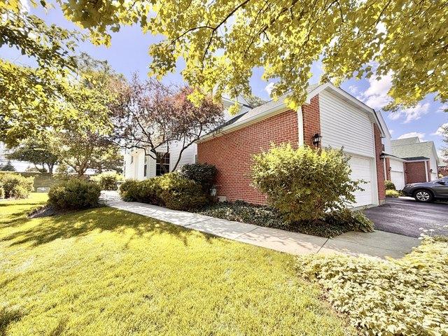 Townhouse for sale in Lake Bluff, Illinois