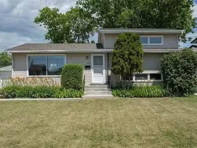 House for sale in East St. Paul, Manitoba