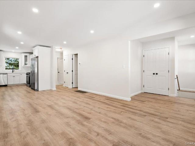 House for sale in Lake Peekskill, Town of Putnam Valley
