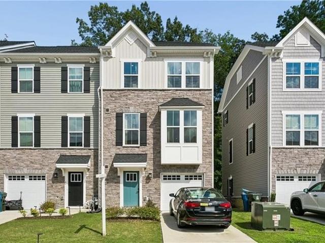Townhouse for sale in Virginia