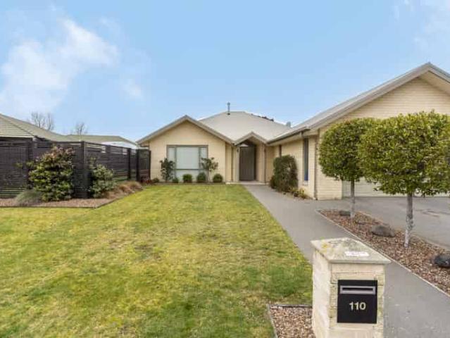 House for rent in Chaslands, Canterbury