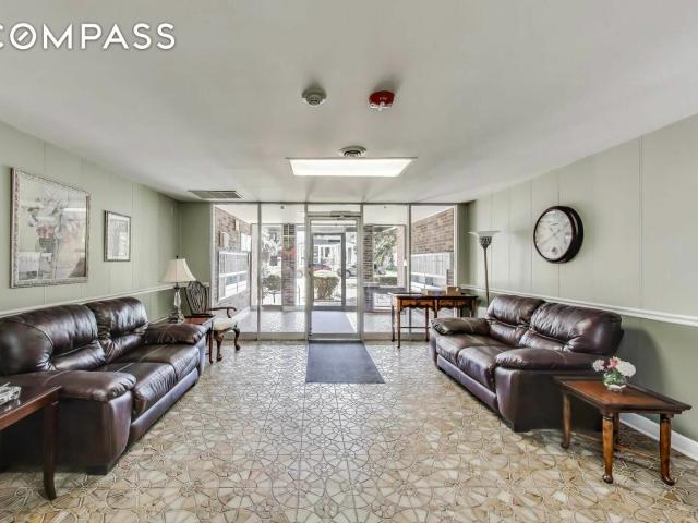 Condo for sale in Arlington Heights