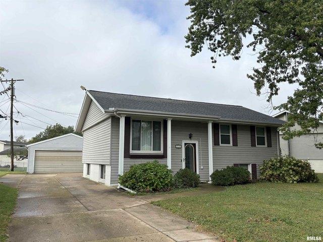 House for sale in Washington, Illinois