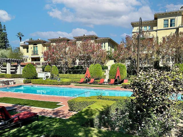 Townhouse for sale in Pasadena Council District 6, Pasadena