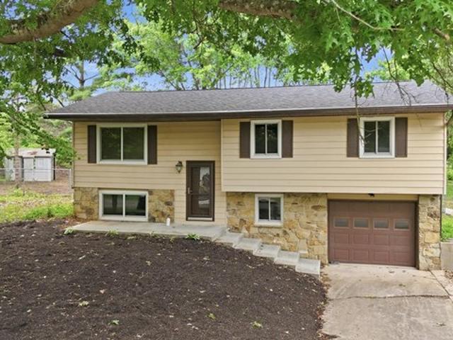 House for sale in Ellettsville, Indiana