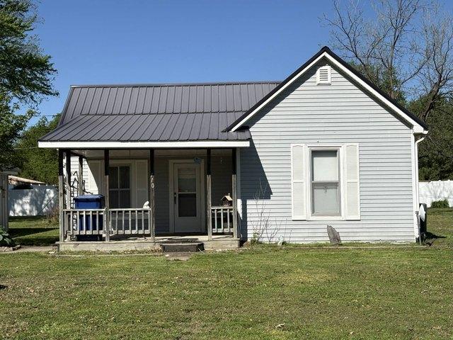 House for sale in Houstonia, Missouri