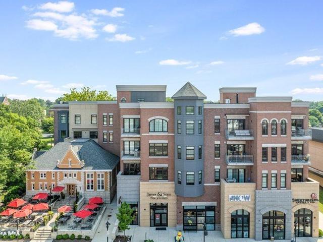 Condo for sale in Naperville, Illinois