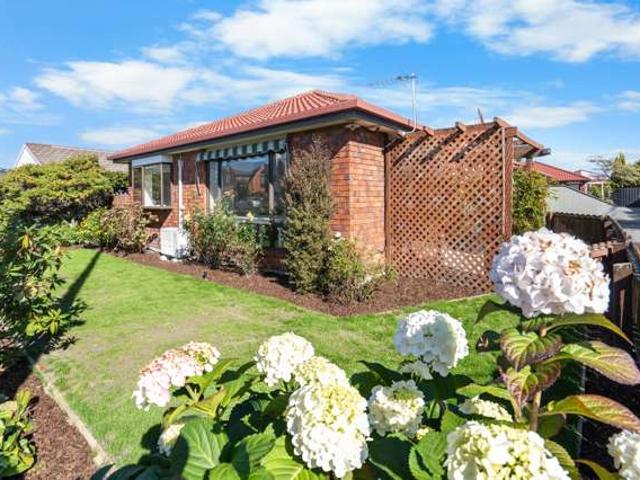 Townhouse for sale in Heathcote, Canterbury