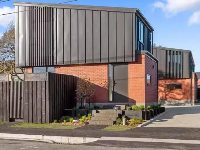 House for sale in Chaslands, Canterbury