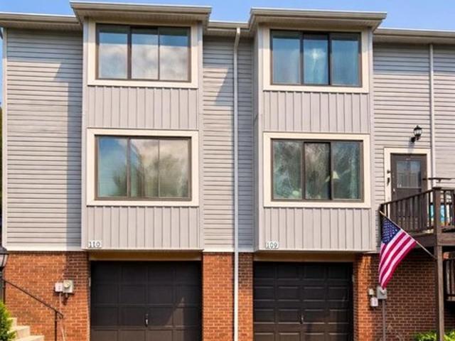 Townhouse for sale in Coraopolis, Pennsylvania