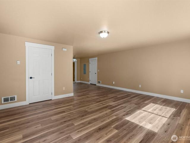 House for sale in Castle Rock, Washington