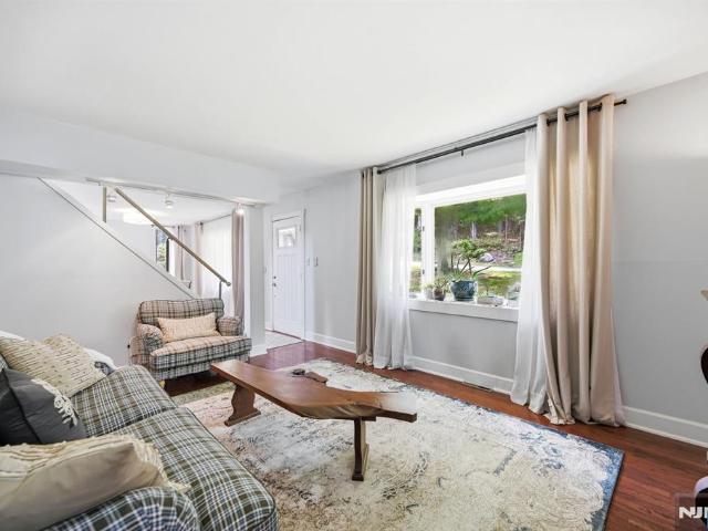 House for sale in Oakland, New Jersey