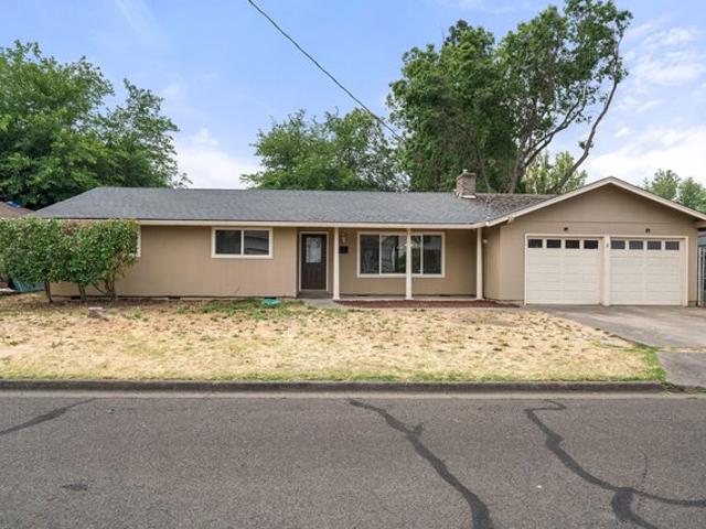 House for sale in Oregonia