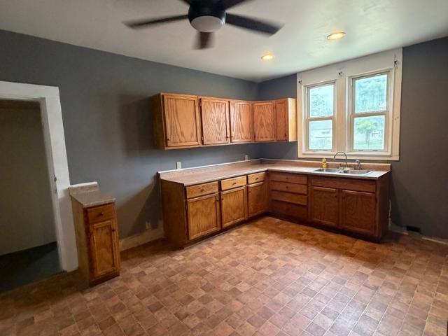House for sale in Carmi, Illinois