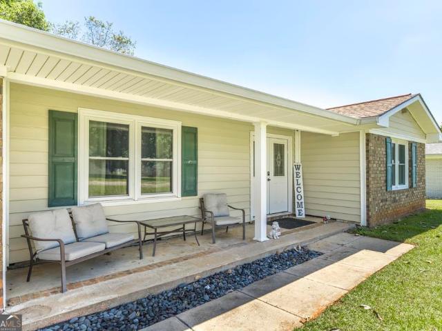 House for sale in Bonaire, Georgia