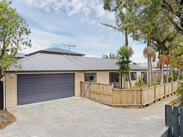 House for sale in Awhitu