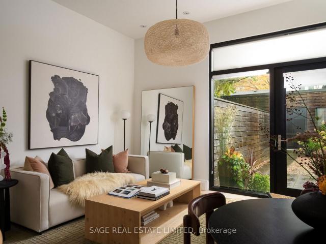Apartment for sale in Woburn, Ontario