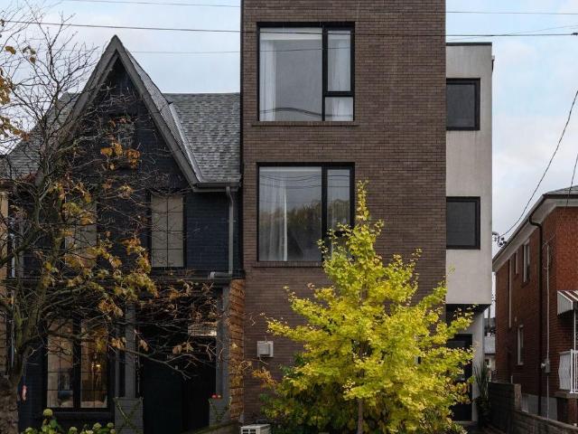 Apartment for sale in Woburn, Ontario