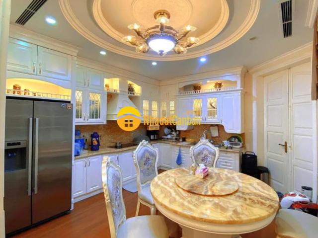 Nhà mặt phố bán