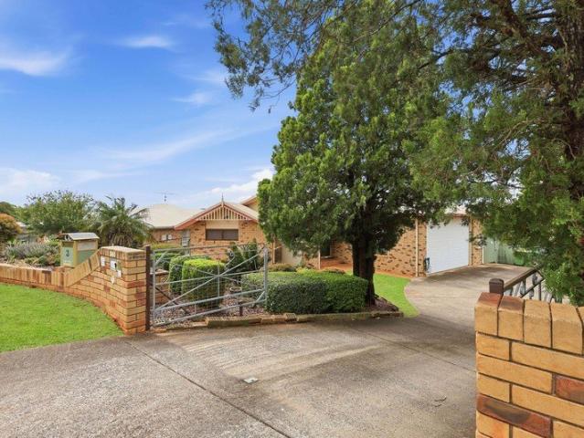 House for sale in Kearneys Spring, Toowoomba