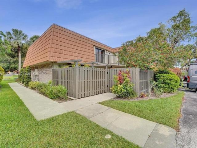 Townhouse for sale in Davie, Florida