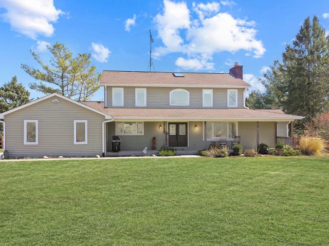 House for sale in Mchenry, Illinois
