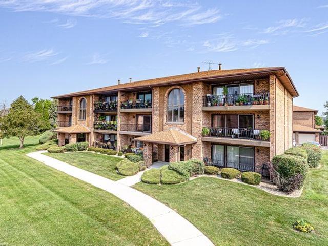 Condo for sale in Palos Hills, Illinois
