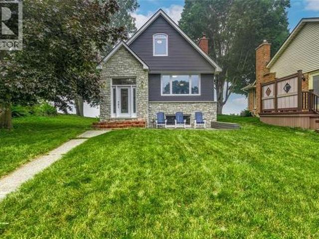 House for sale in Oakwood Corners, Sarnia