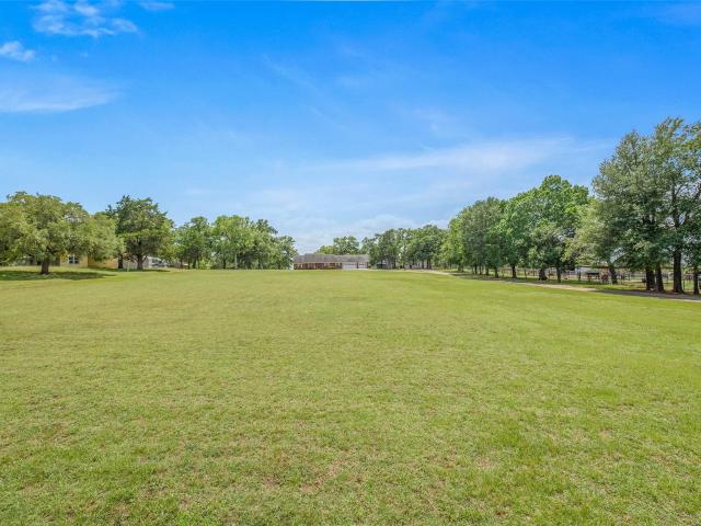 House for sale in Dime Box, Texas