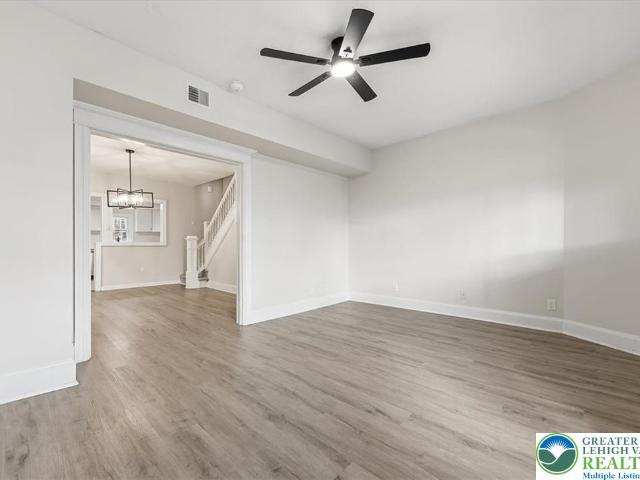Townhouse for sale in Fullerton, Whitehall