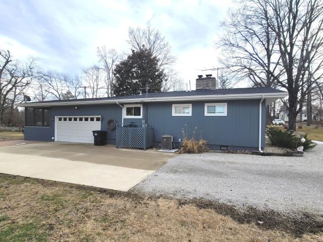 House for sale in Kell, Illinois