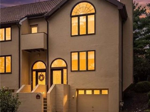 Townhouse for sale in Allison Park, Pennsylvania