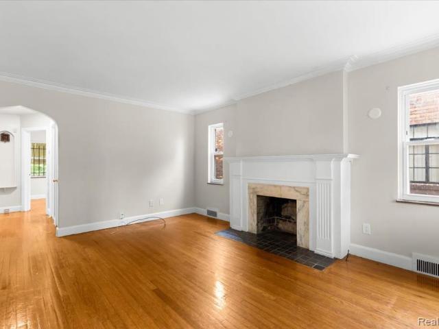 House for sale in Grosse Pointe