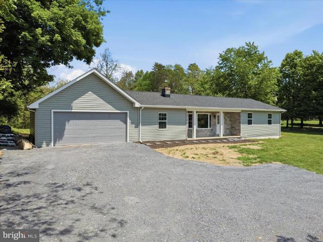 House for sale in Hedgesville, West Virginia